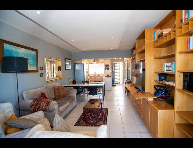 2 BEDROOM PROPERTY TO RENT IN SEA POINT